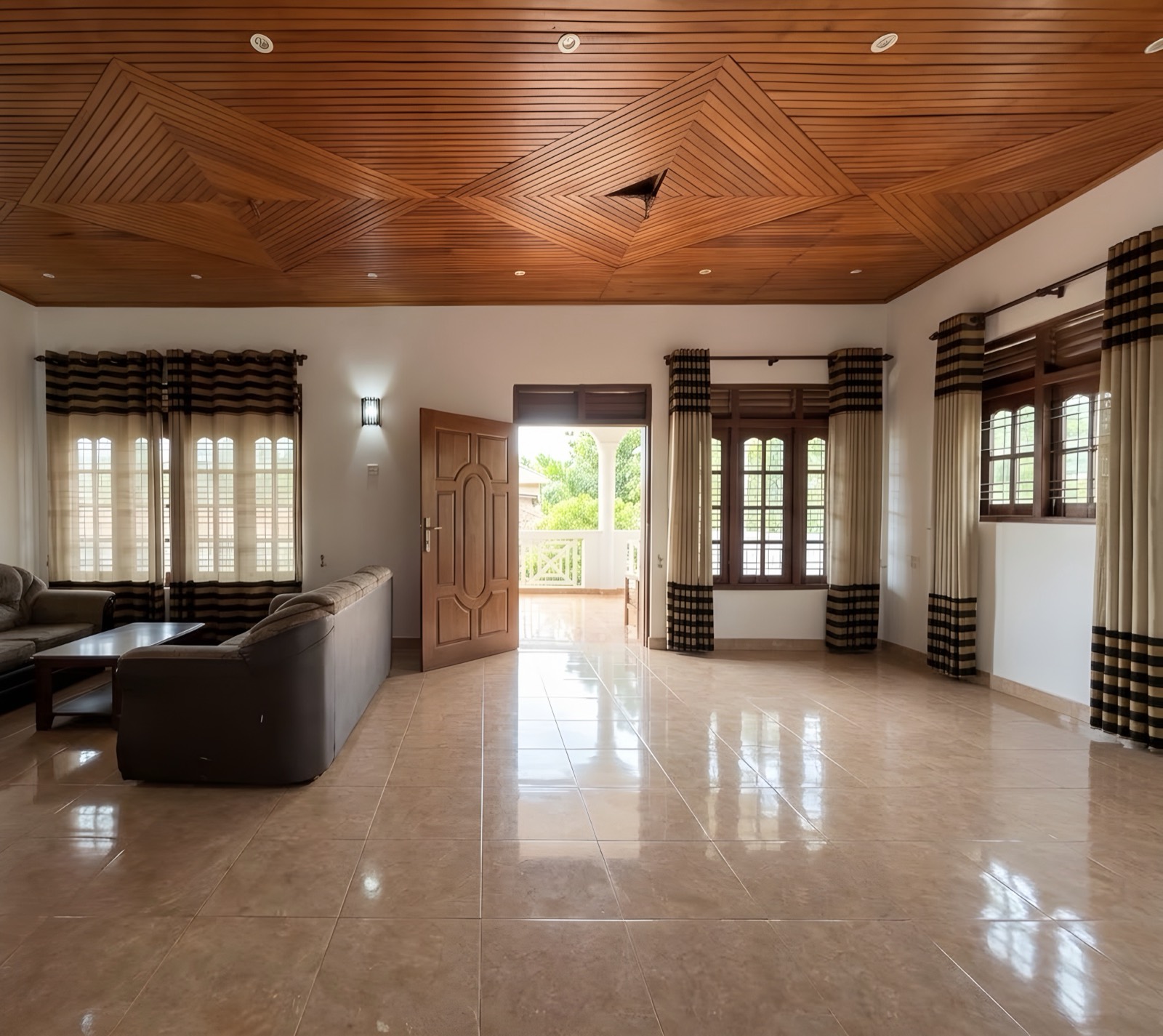 Spacious lounge opening onto the balcony